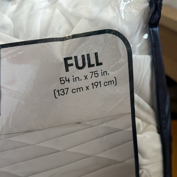 Serta Full Bed Mattress Pad - Picture 4 of 4